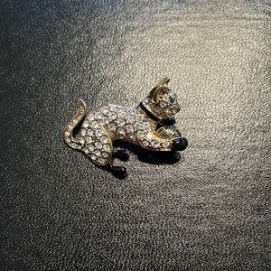 Vintage rhinestone cat brooch